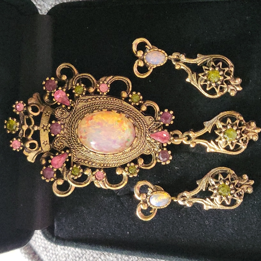 Earrings - Picture 5 of 5